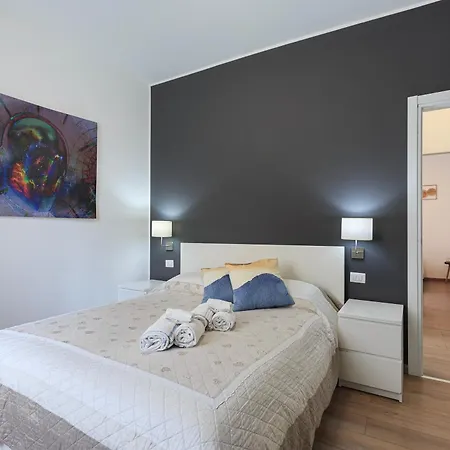Anita's Apartman Como